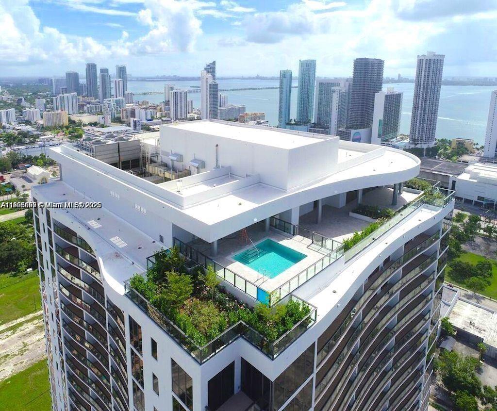 1600 NE 1st Ave 1611