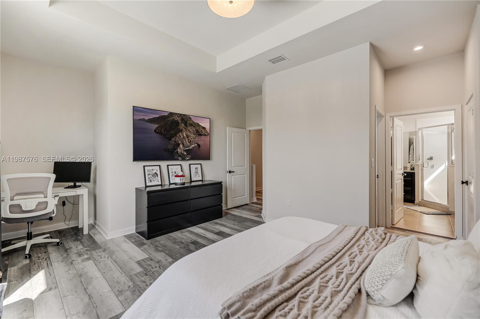 MC RESIDENTIAL - Residential