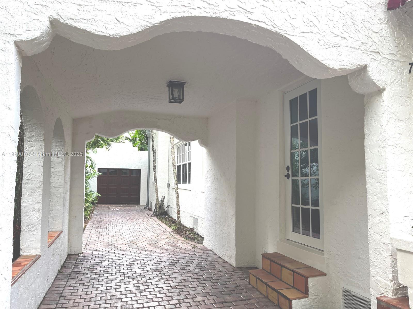 CORAL GABLES BISC BAY SEC - Residential Lease