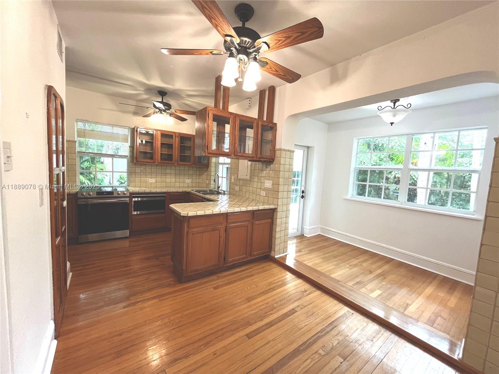 CORAL GABLES BISC BAY SEC - Residential Lease