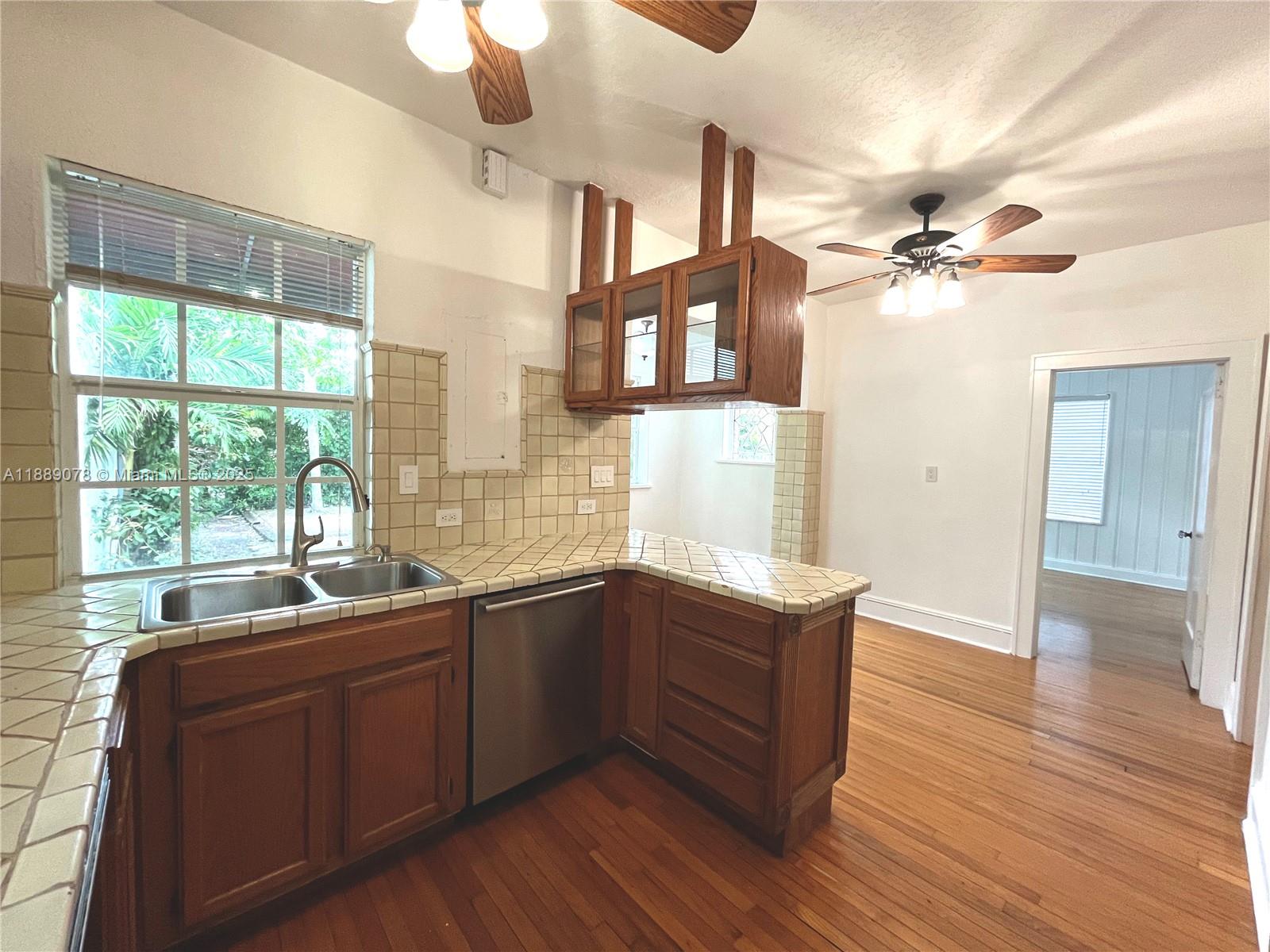 CORAL GABLES BISC BAY SEC - Residential Lease