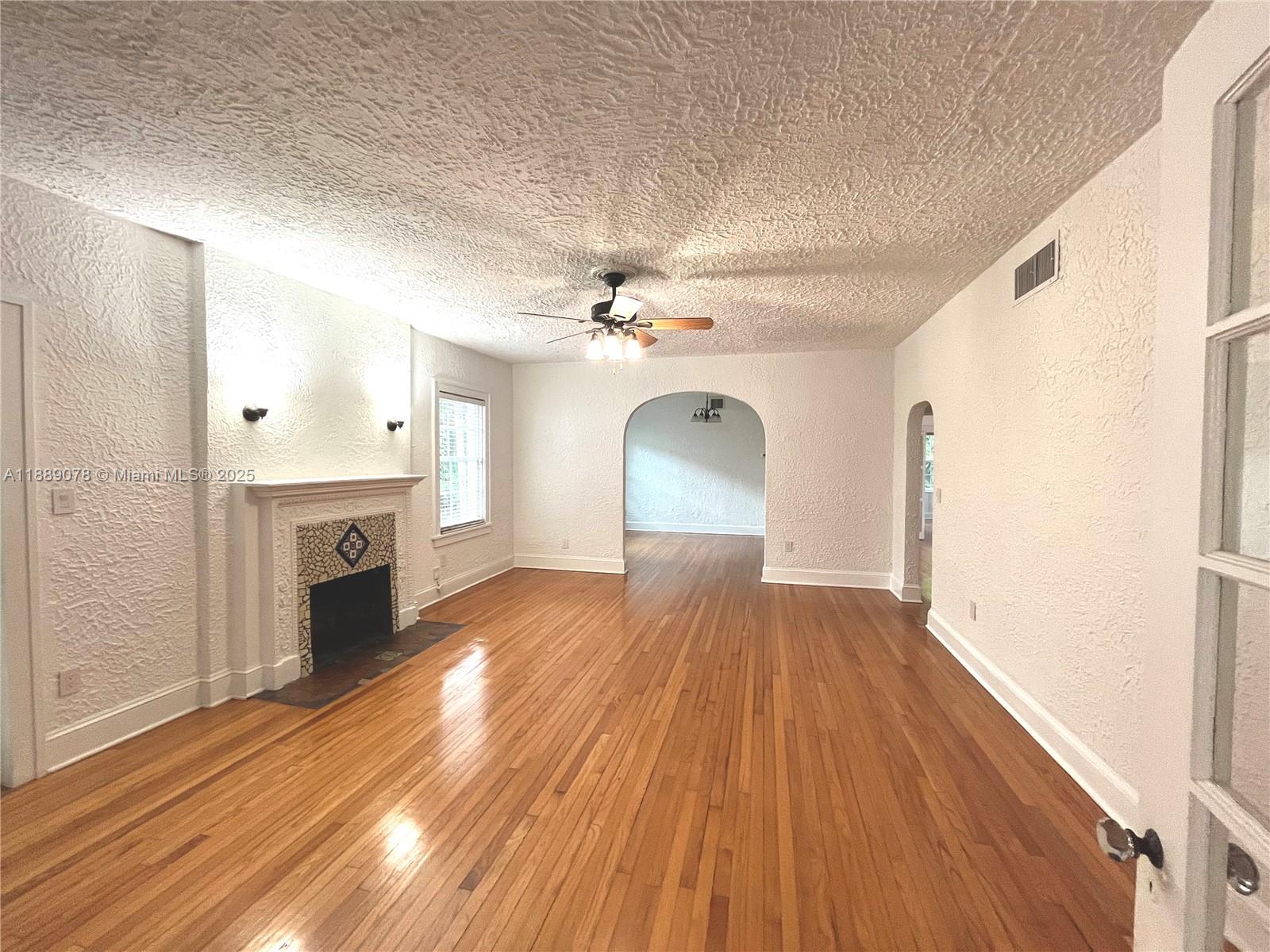 CORAL GABLES BISC BAY SEC - Residential Lease