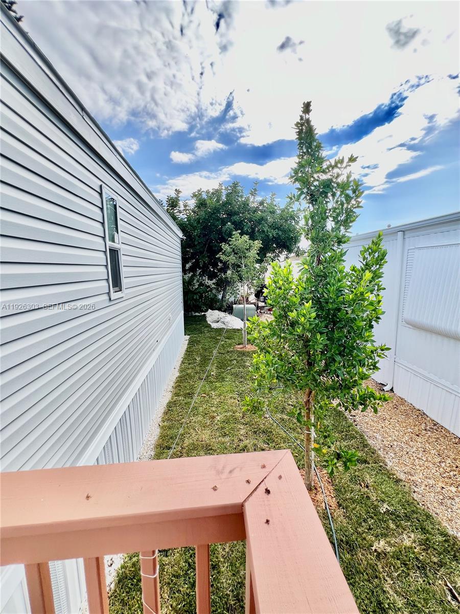 RAVENSWOOD ESTATES & MARI - Residential