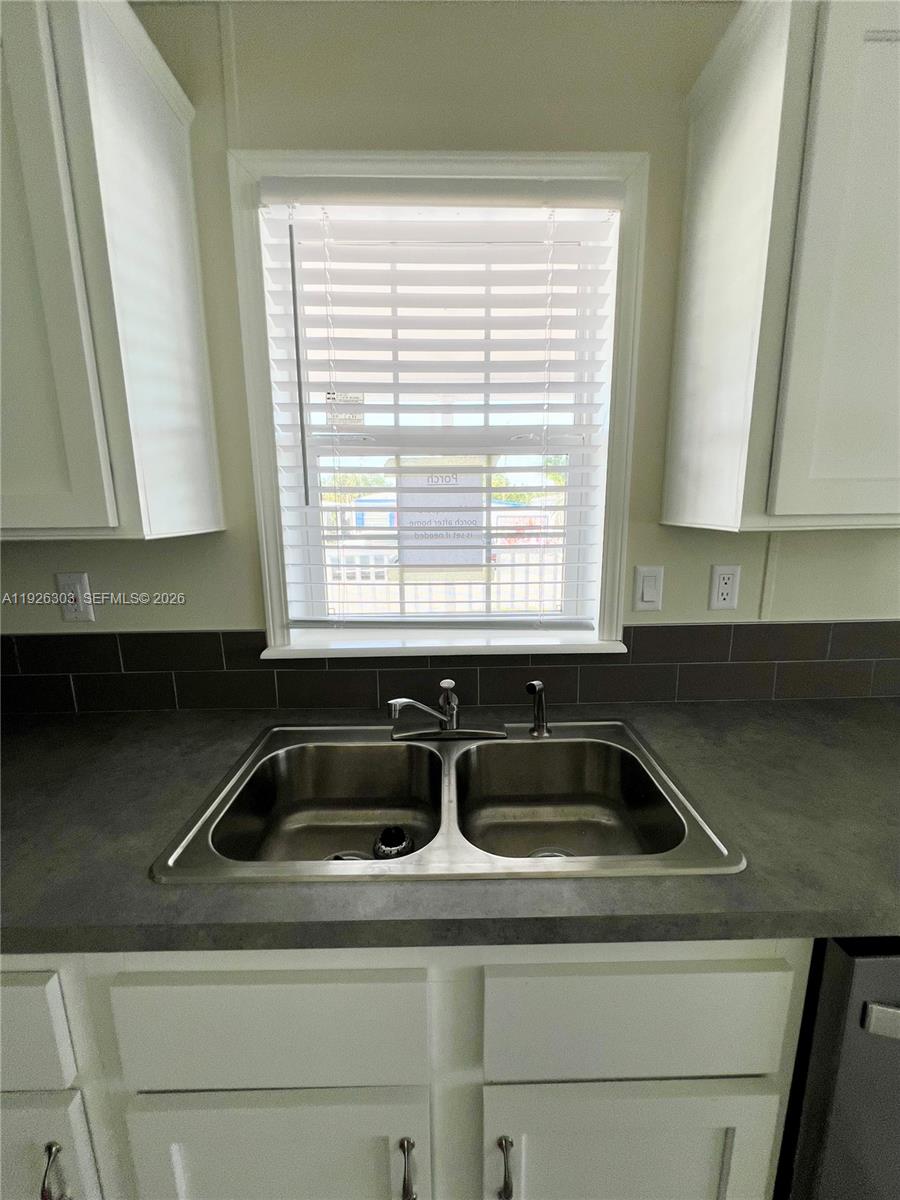 RAVENSWOOD ESTATES & MARI - Residential