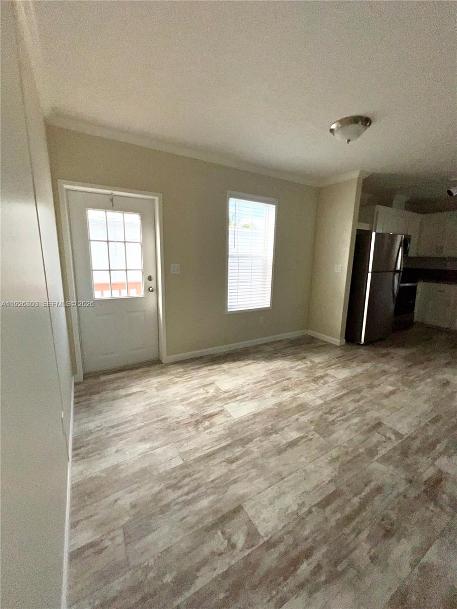 RAVENSWOOD ESTATES & MARI - Residential