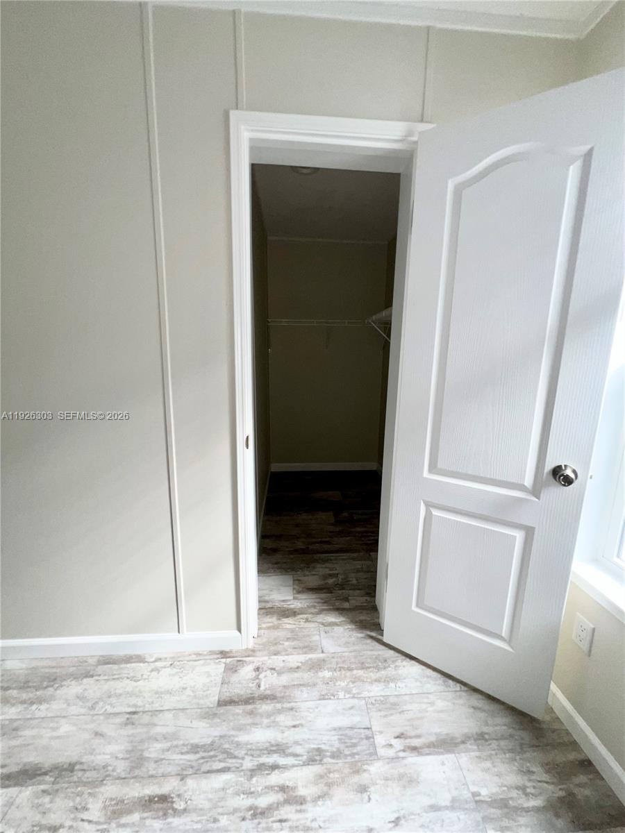 RAVENSWOOD ESTATES & MARI - Residential