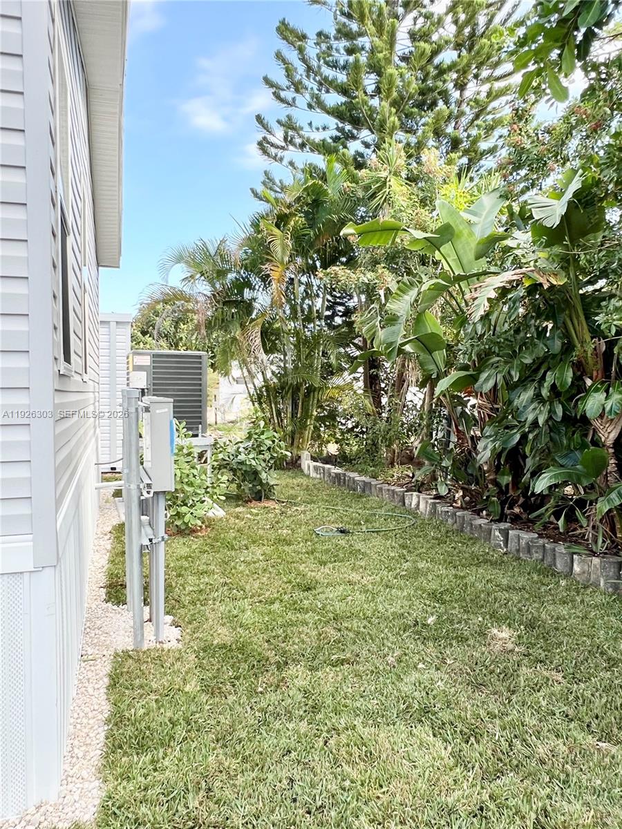 RAVENSWOOD ESTATES & MARI - Residential