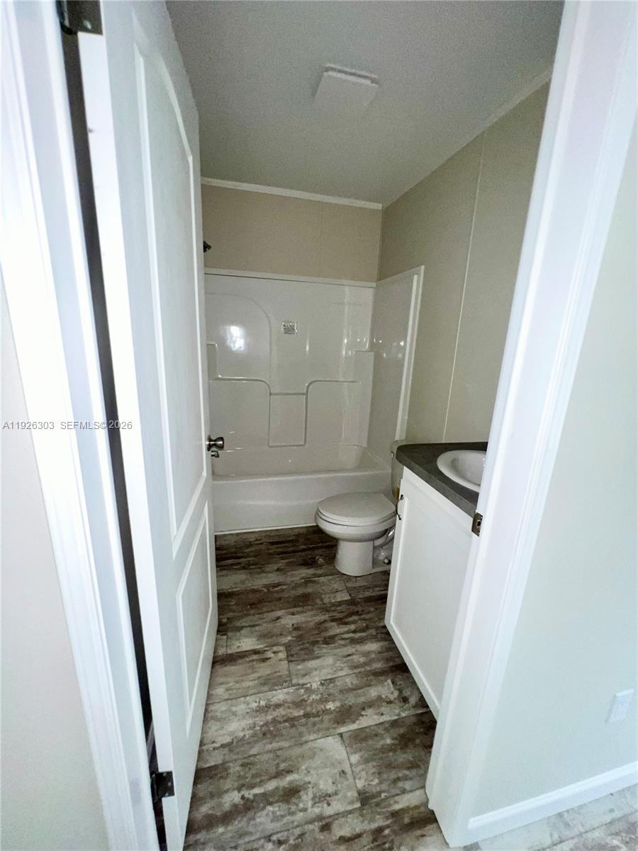 RAVENSWOOD ESTATES & MARI - Residential