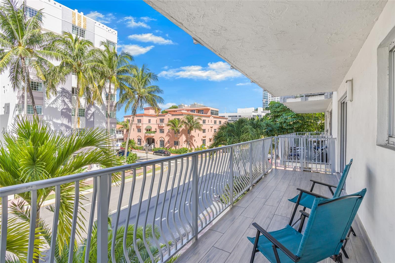 4141 Collins Ave 201