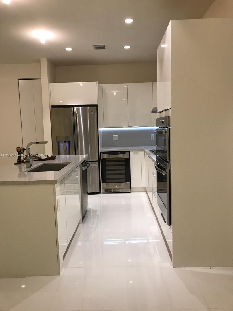 10220 NW 63rd Ter 102