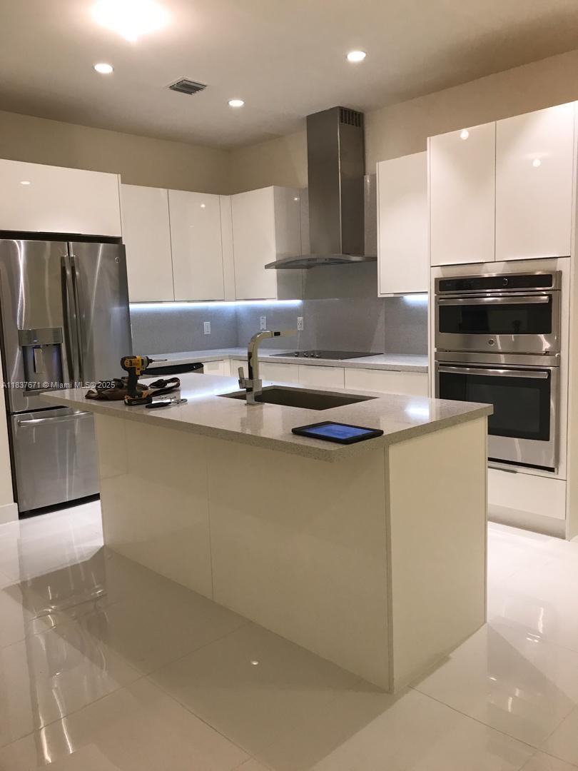 10220 NW 63rd Ter 102
