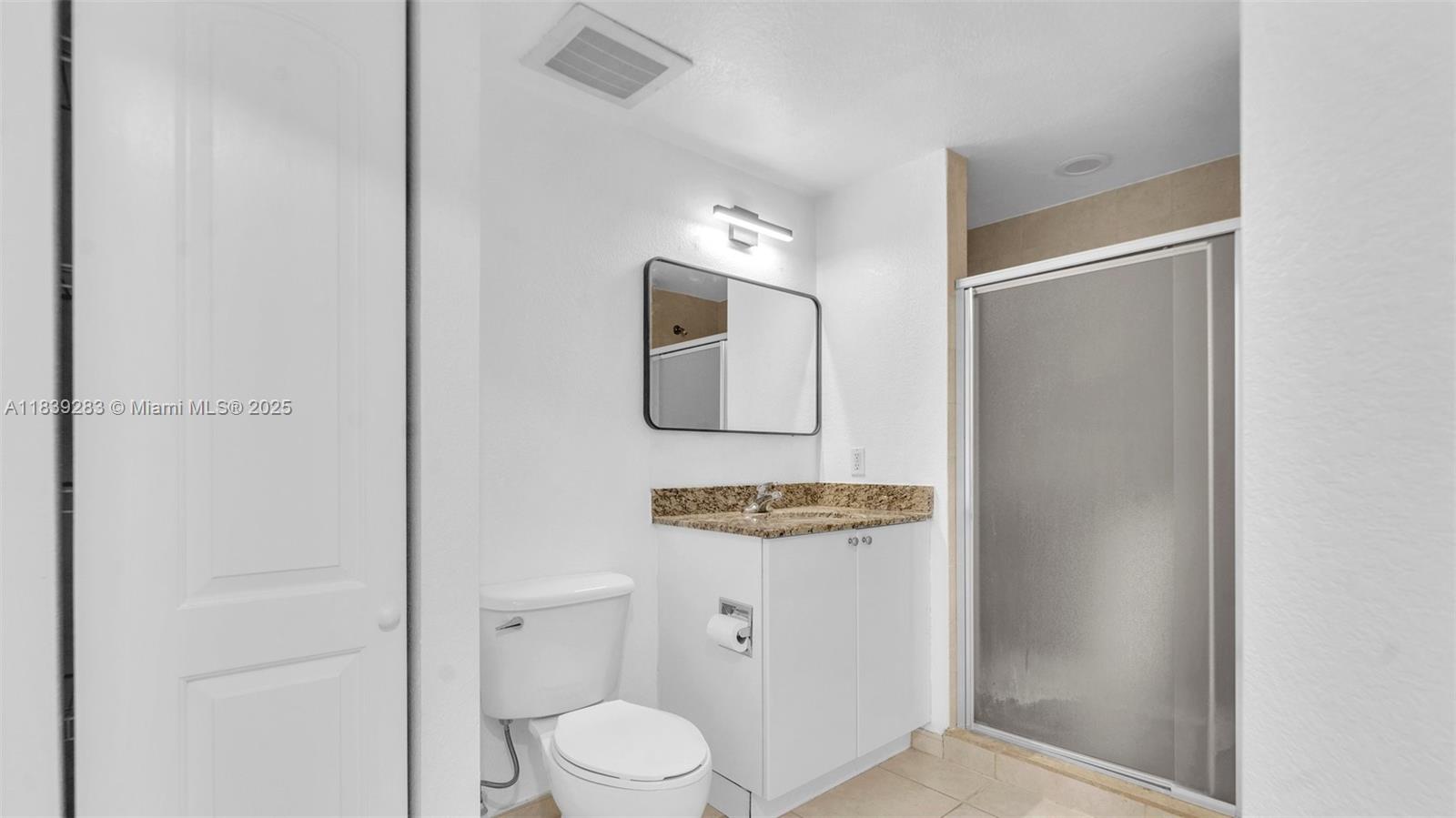 RADIUS CONDO - Residential Lease