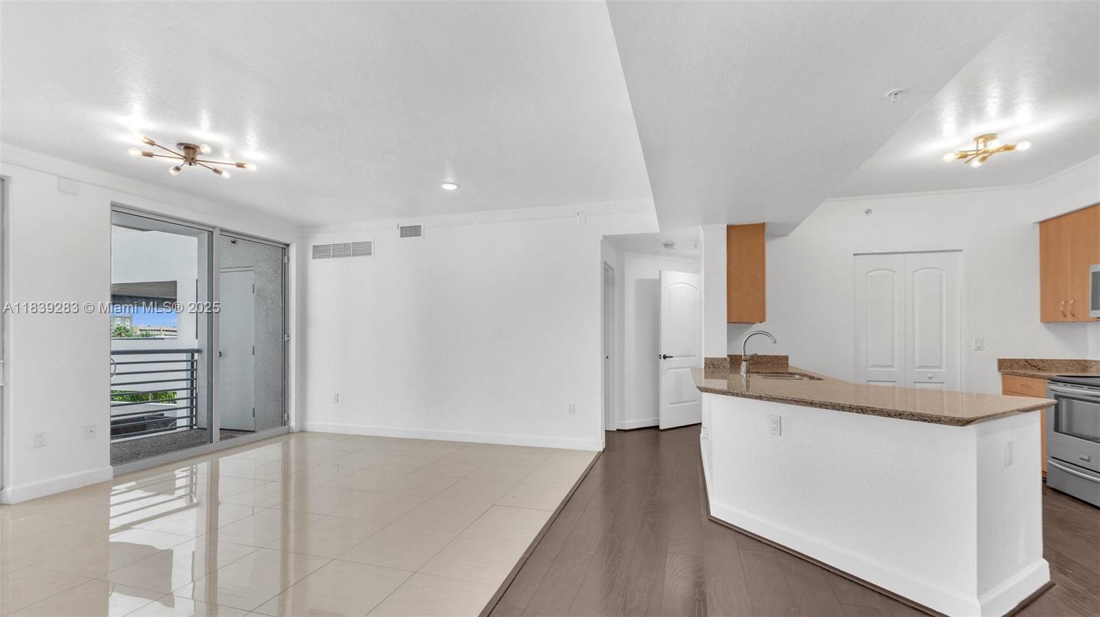 RADIUS CONDO - Residential Lease