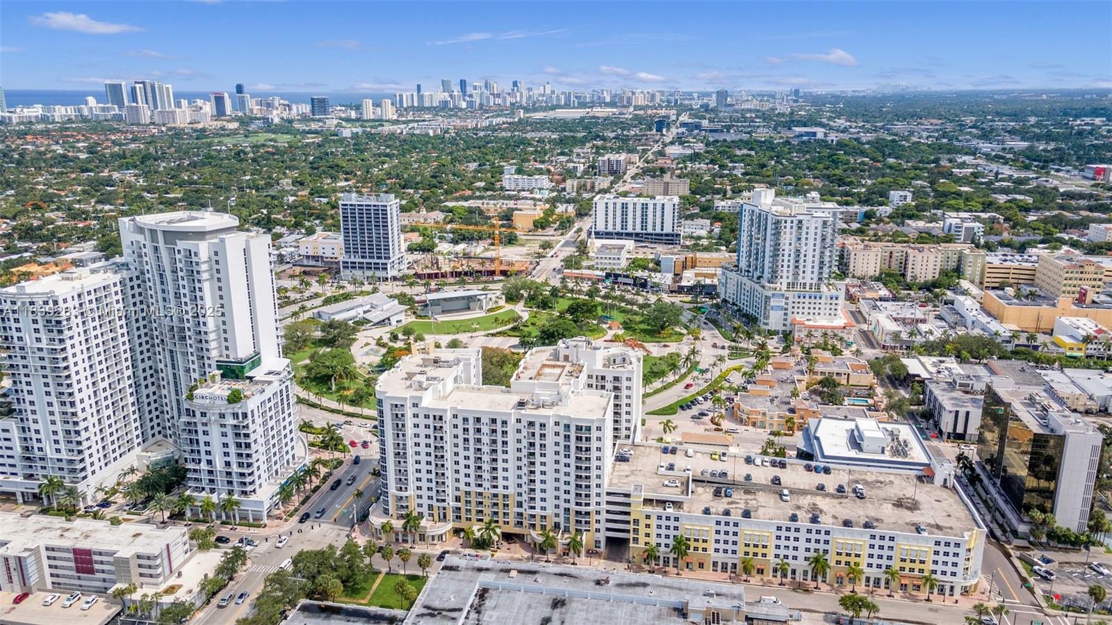 RADIUS CONDO - Residential Lease