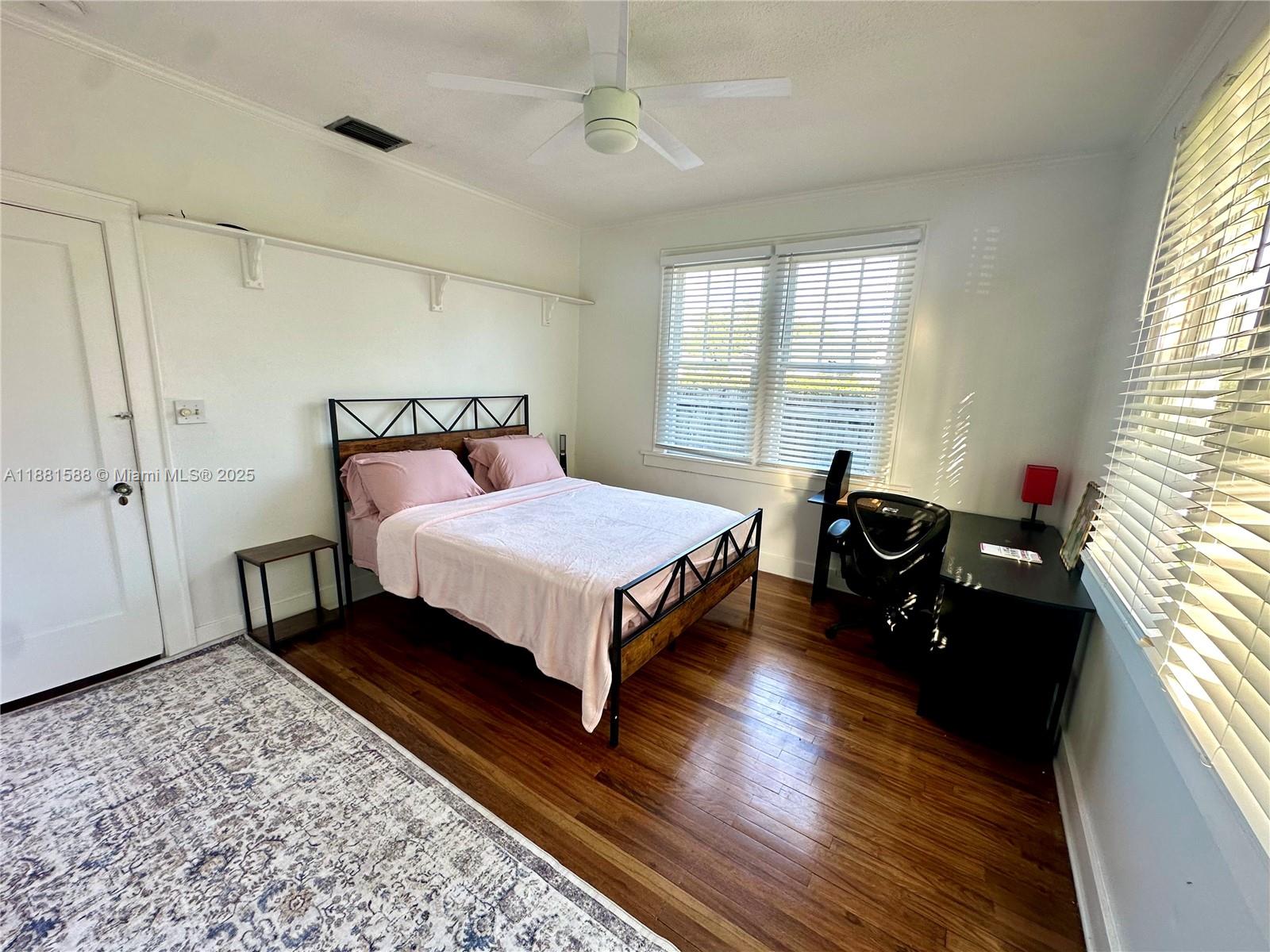 LAUDERDALE - Residential Lease