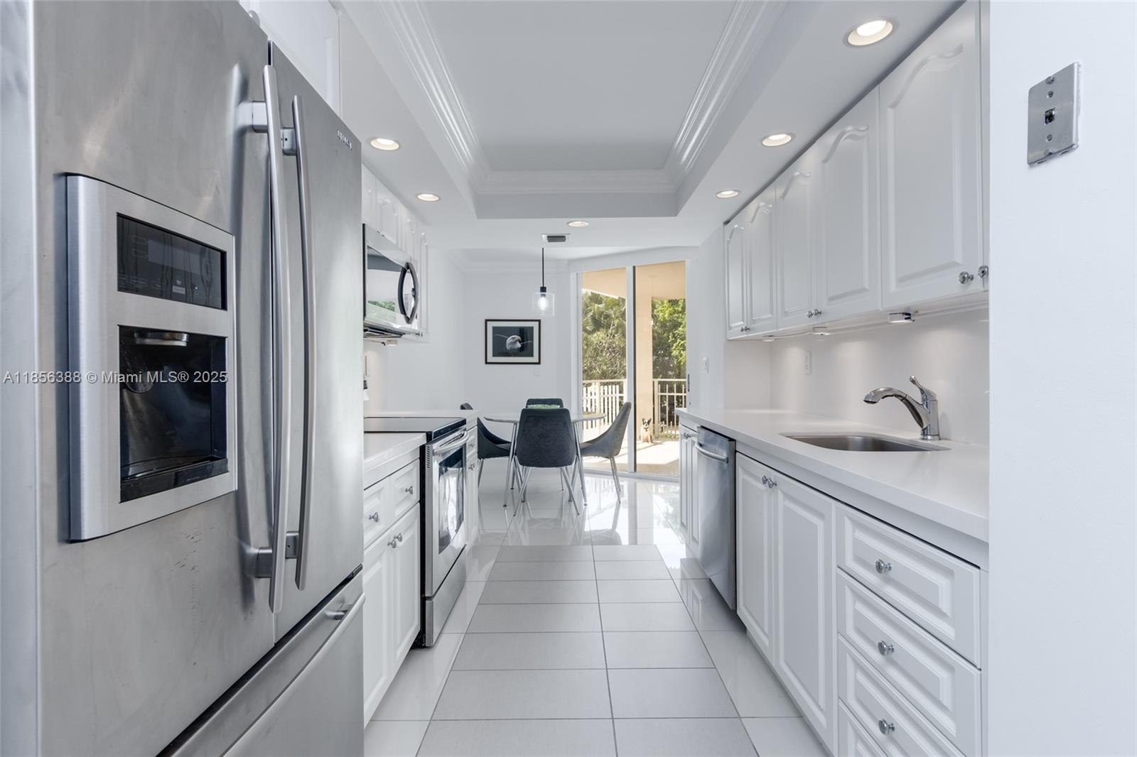 TOWERS OF QUAYSIDE CONDO - Residential