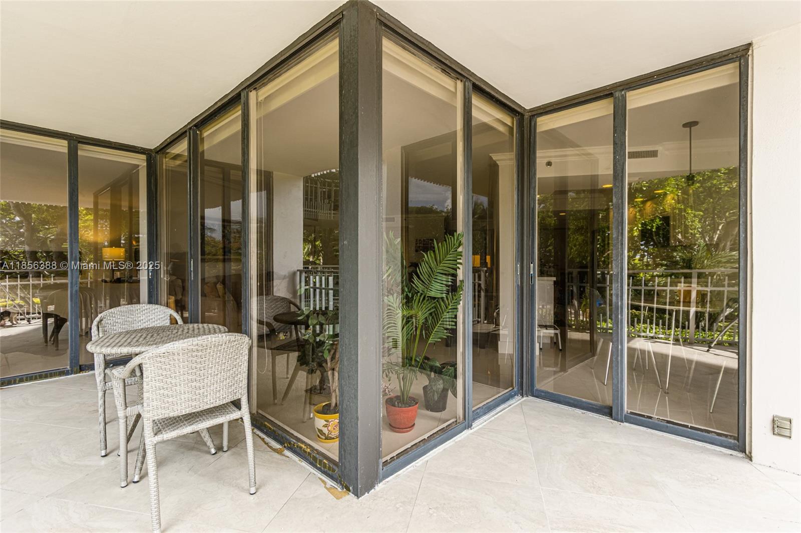 TOWERS OF QUAYSIDE CONDO - Residential