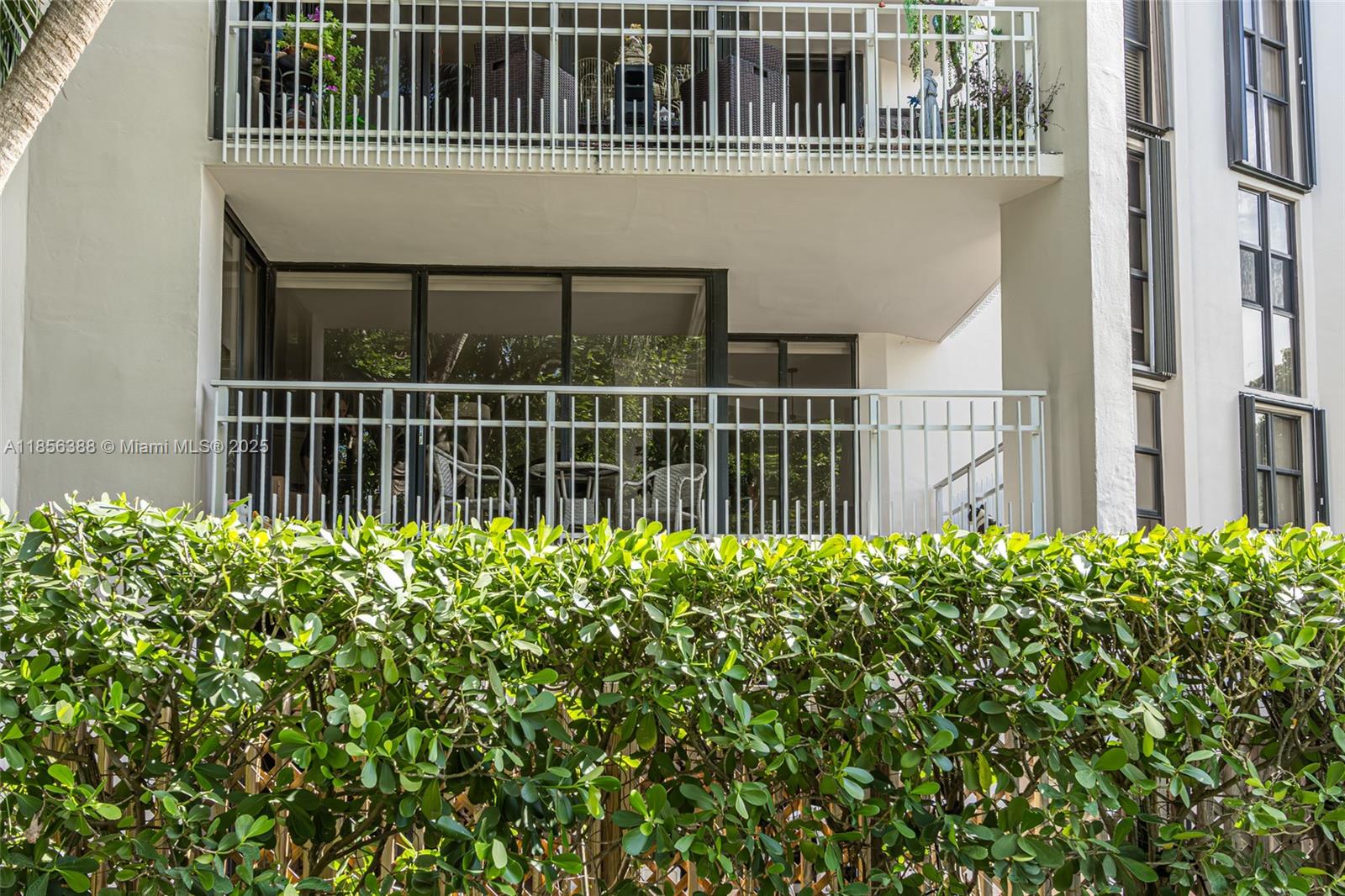 TOWERS OF QUAYSIDE CONDO - Residential