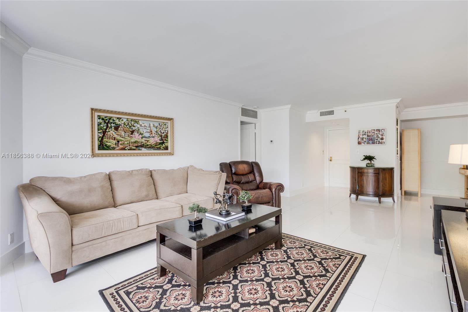 TOWERS OF QUAYSIDE CONDO - Residential