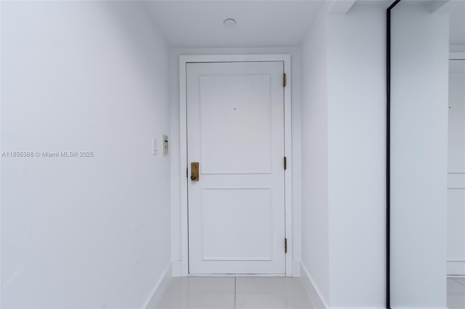 TOWERS OF QUAYSIDE CONDO - Residential