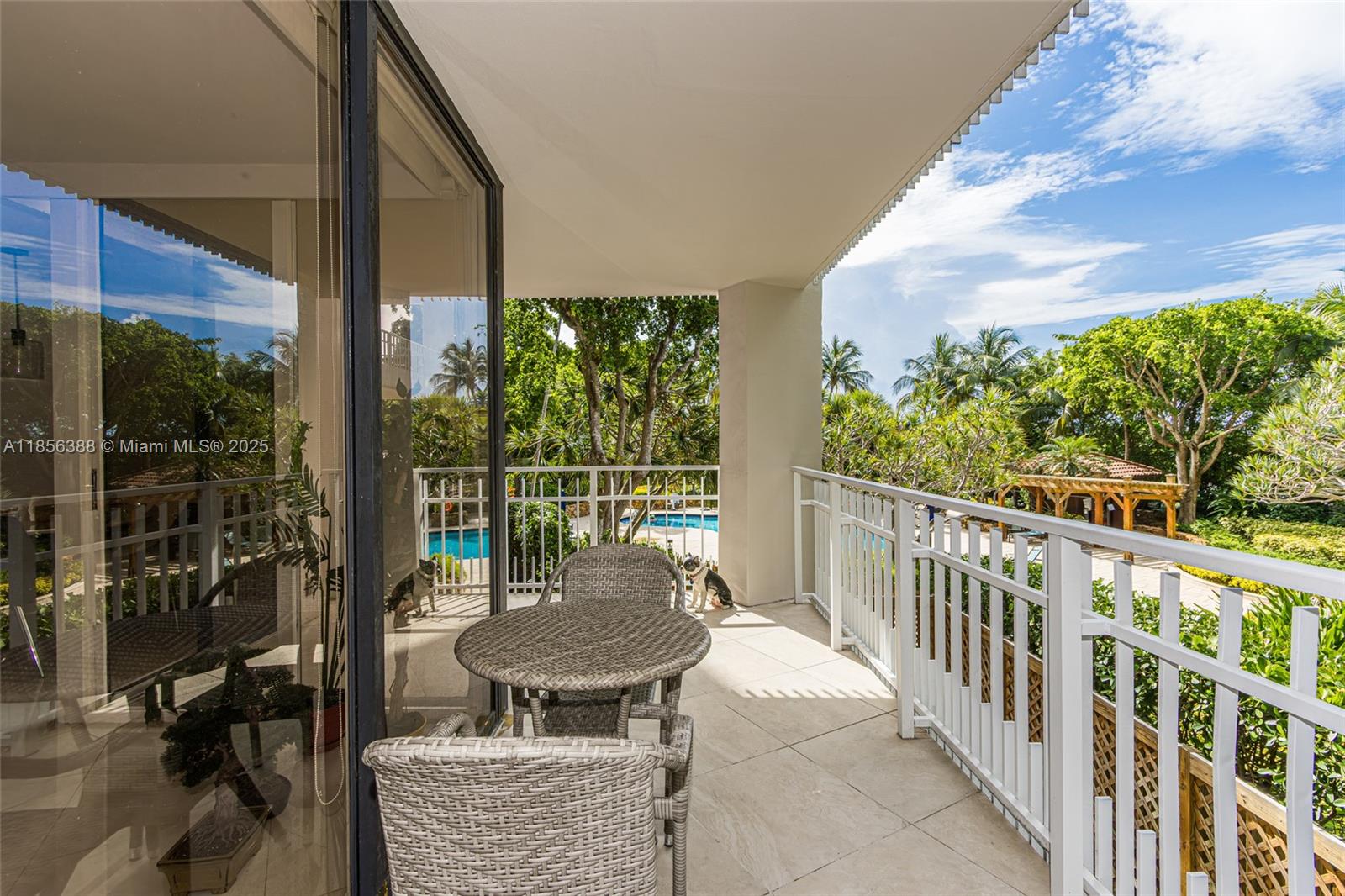 TOWERS OF QUAYSIDE CONDO - Residential