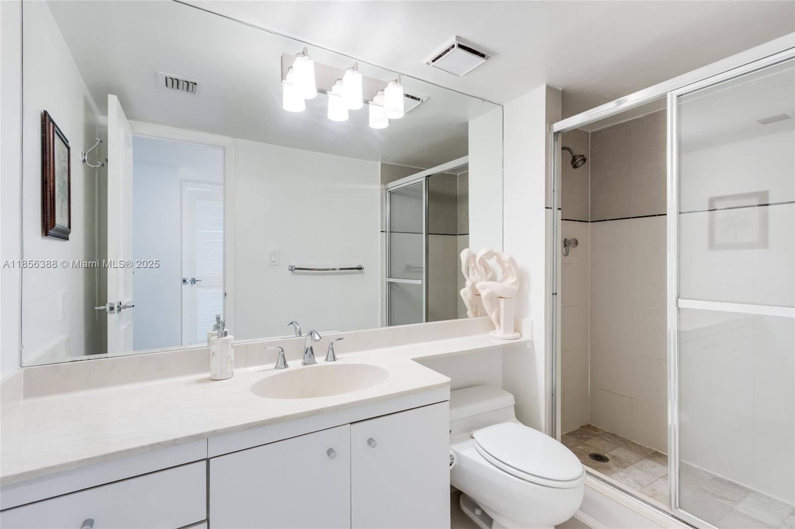 TOWERS OF QUAYSIDE CONDO - Residential