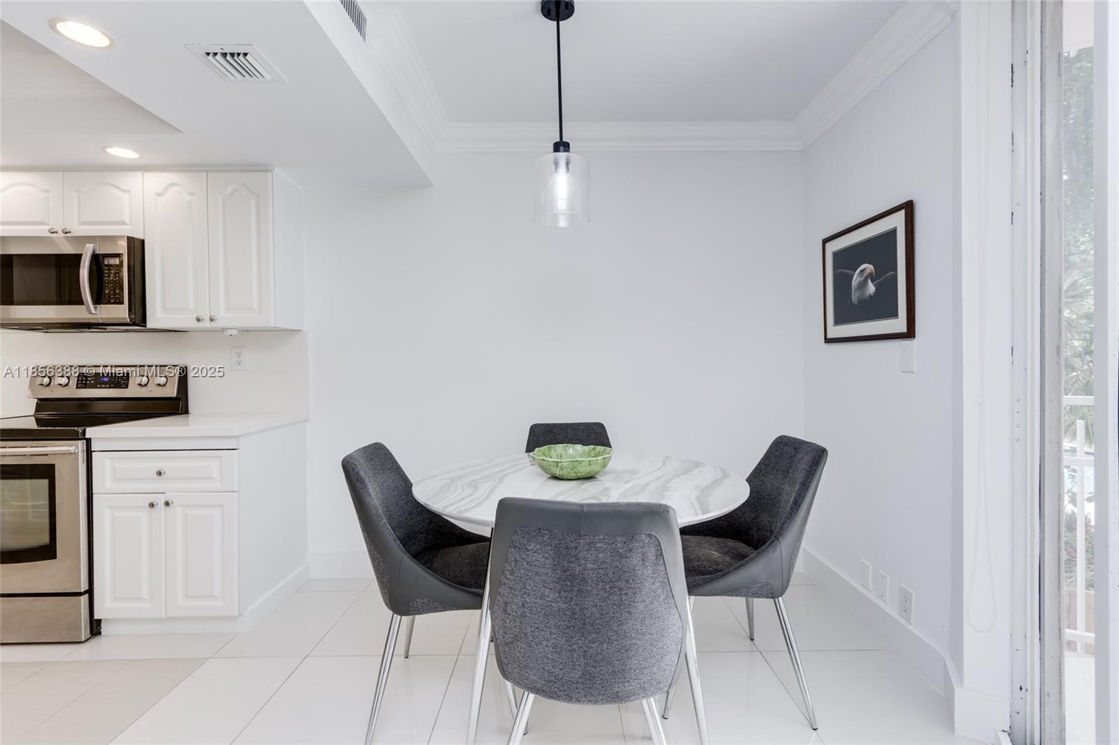 TOWERS OF QUAYSIDE CONDO - Residential