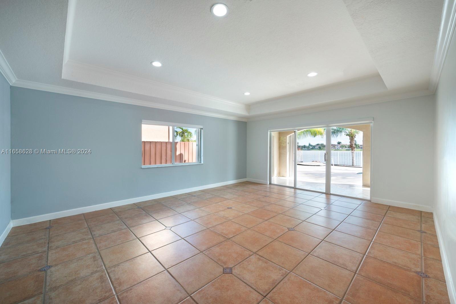 TWIN LAKE SHORES EAST - Residential Lease