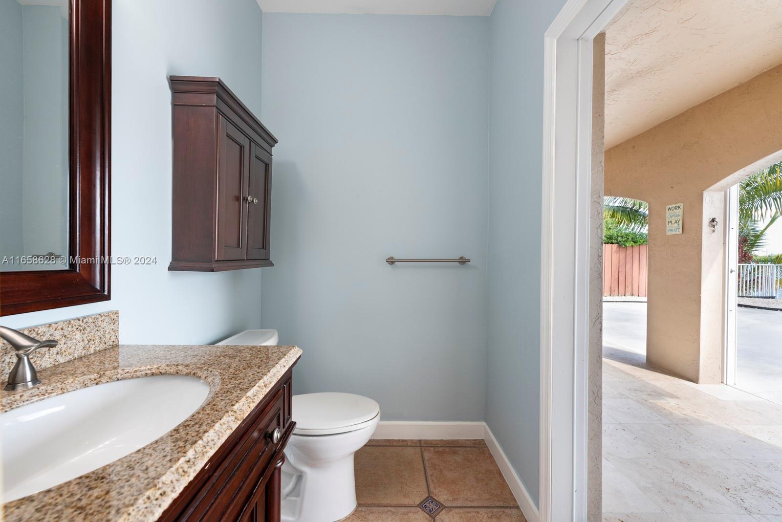 TWIN LAKE SHORES EAST - Residential Lease