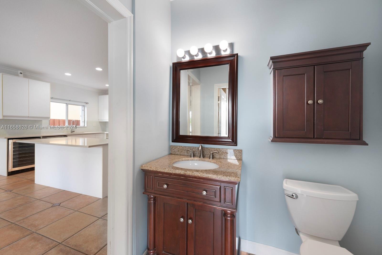 TWIN LAKE SHORES EAST - Residential Lease
