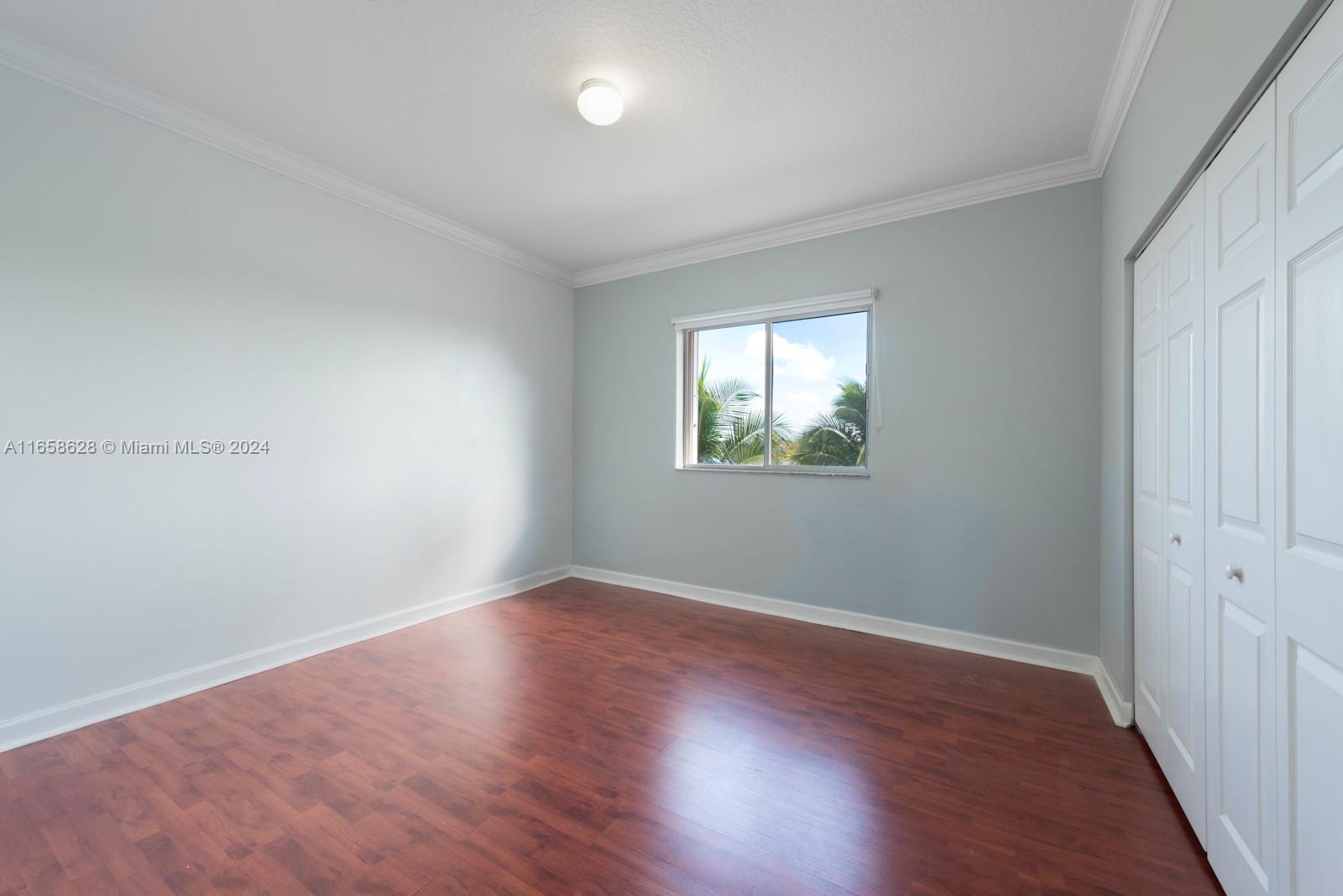 TWIN LAKE SHORES EAST - Residential Lease