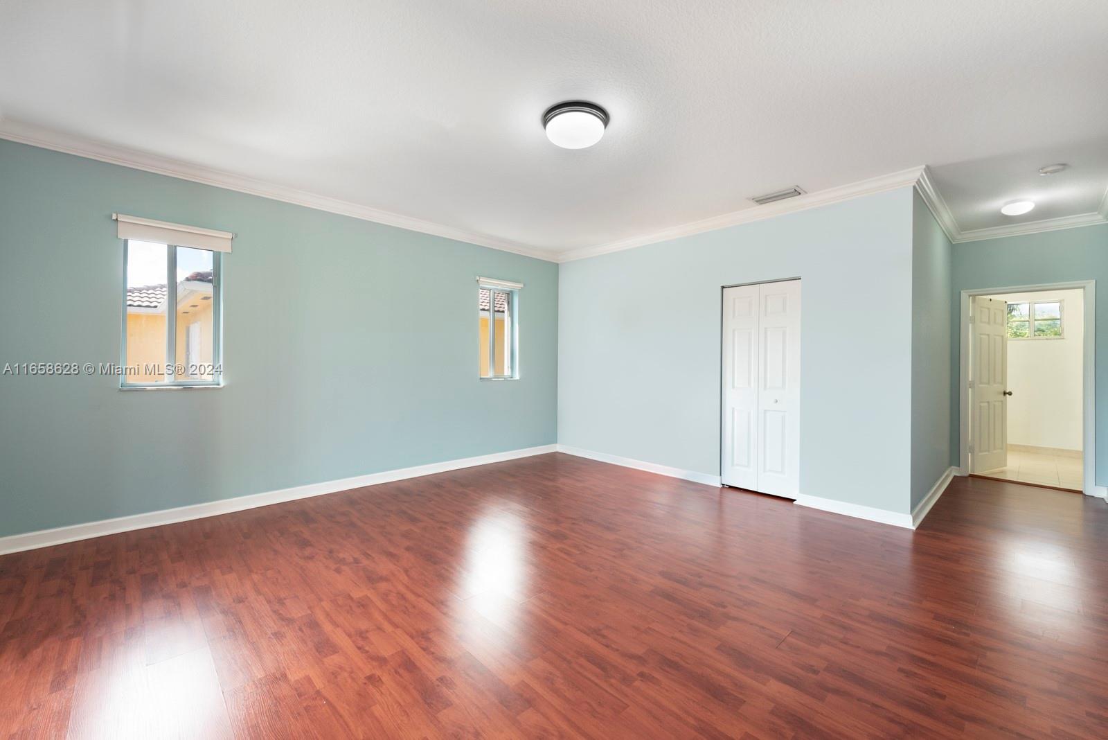 TWIN LAKE SHORES EAST - Residential Lease