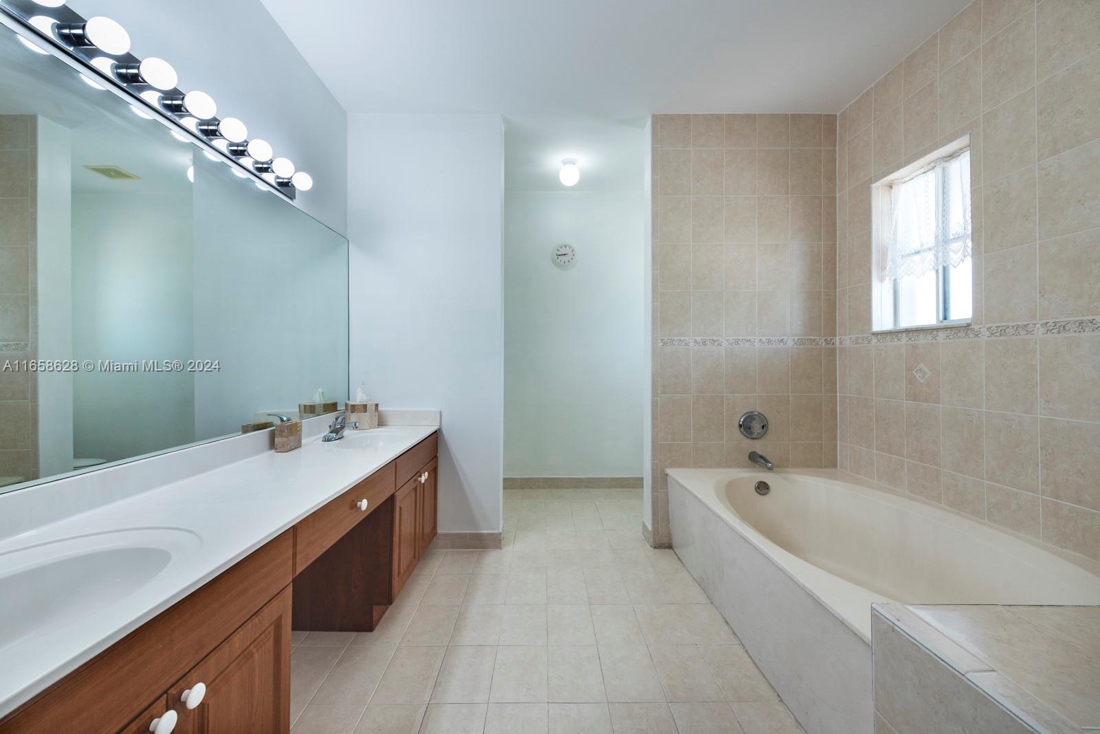 TWIN LAKE SHORES EAST - Residential Lease