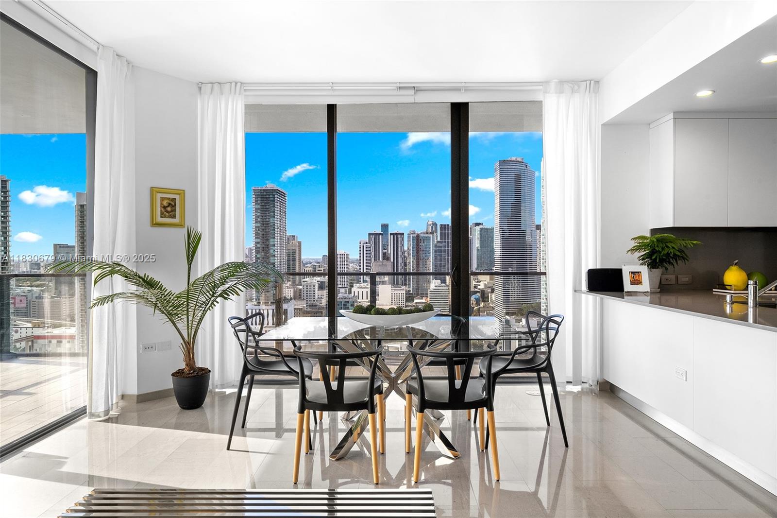 68 SE 6th St 2512