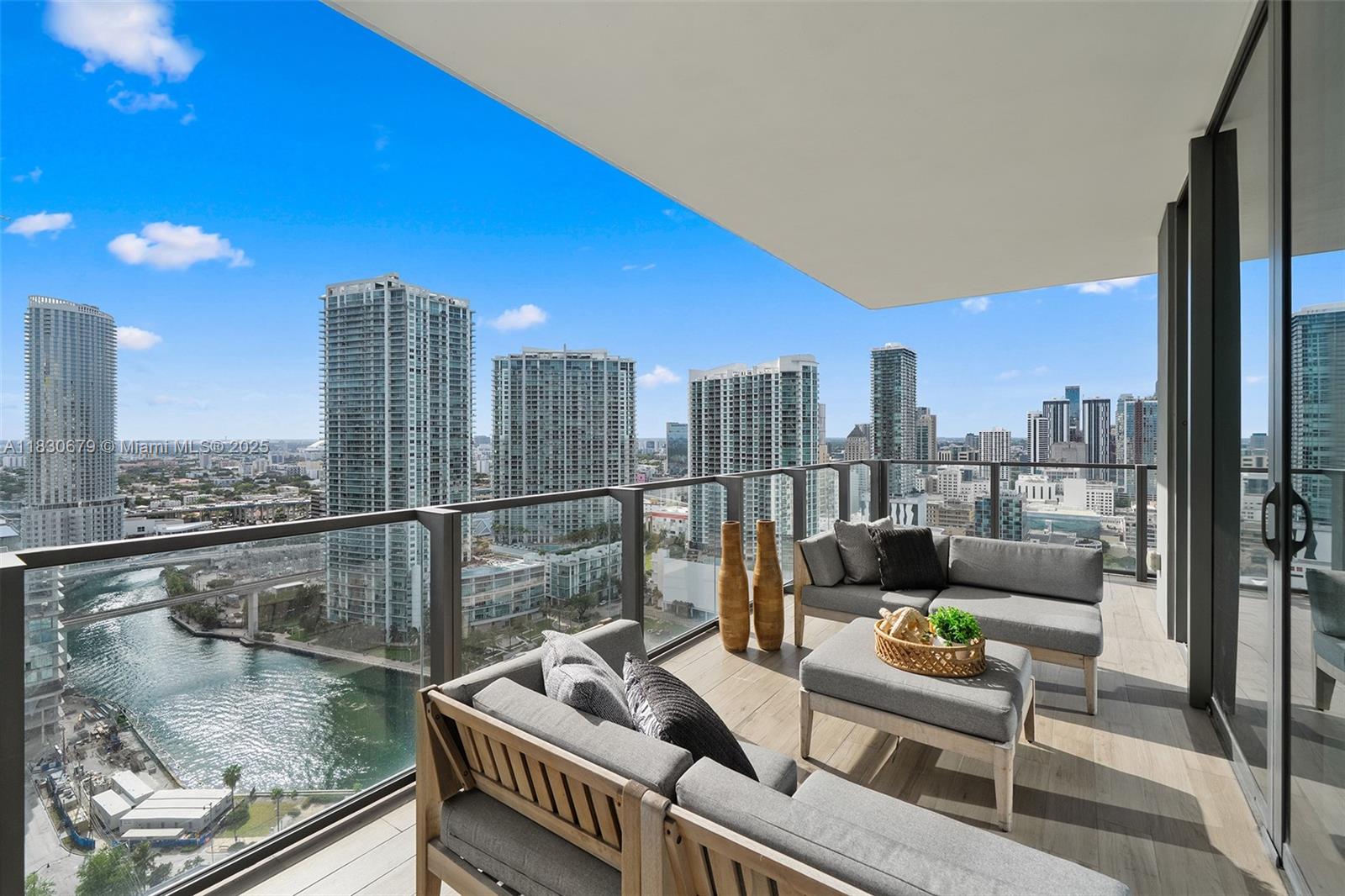68 SE 6th St 2512