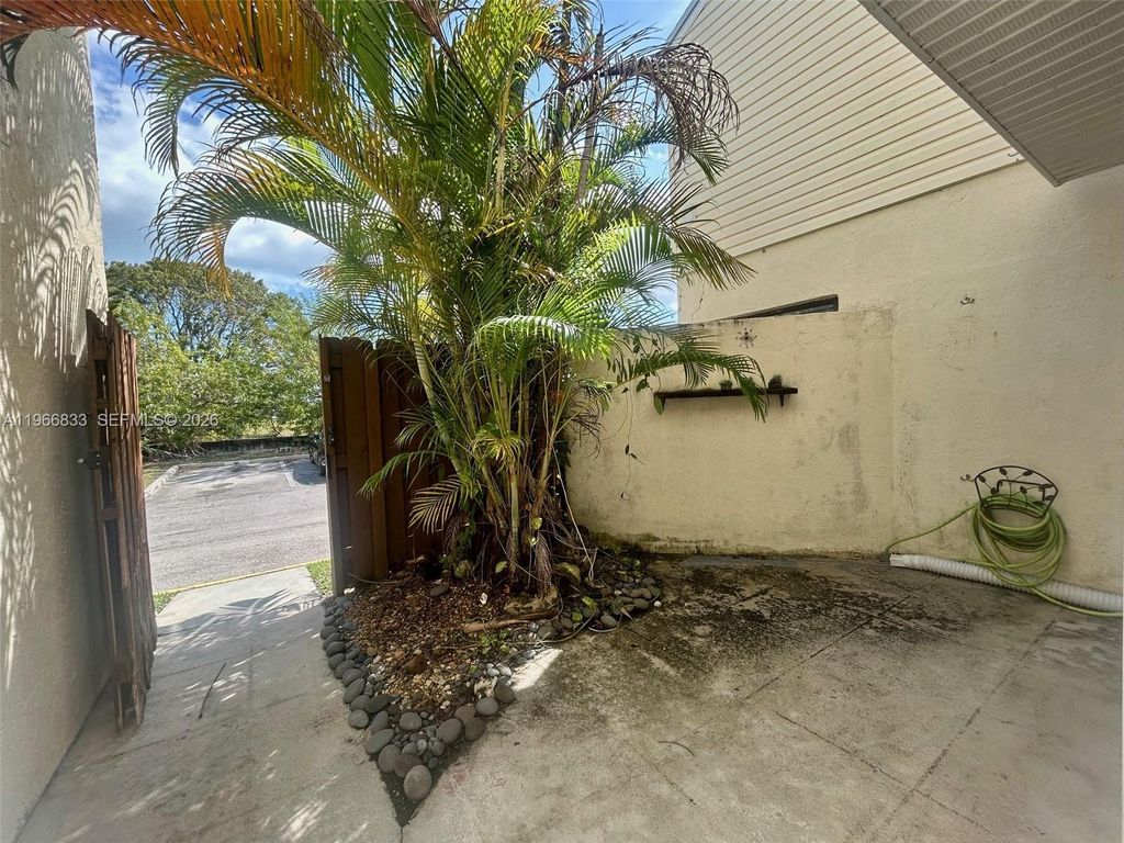 Photo of 645 Executive Center Dr #R101, West Palm Beach, FL 33401 (MLS # A11966833)