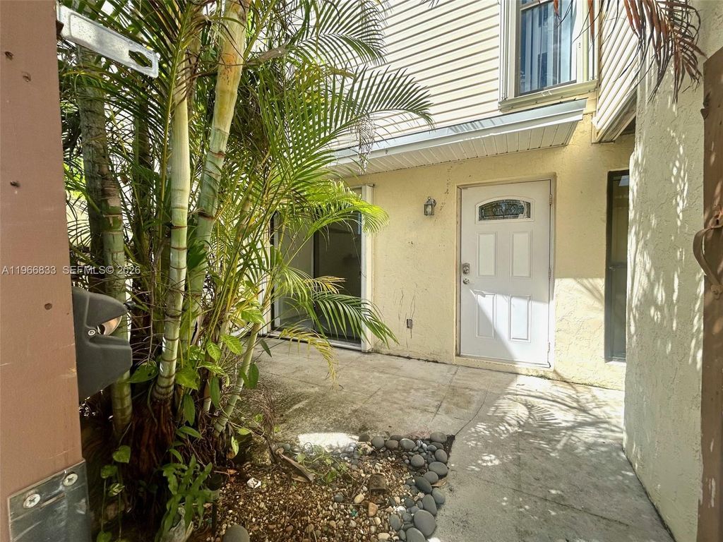 Photo of 645 Executive Center Dr #R101, West Palm Beach, FL 33401 (MLS # A11966833)