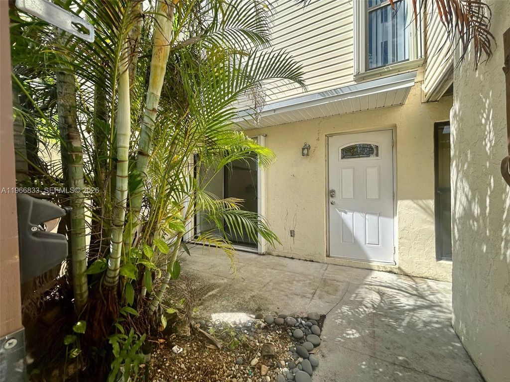 Photo of 645 Executive Center Dr #R101, West Palm Beach, FL 33401 (MLS # A11966833)