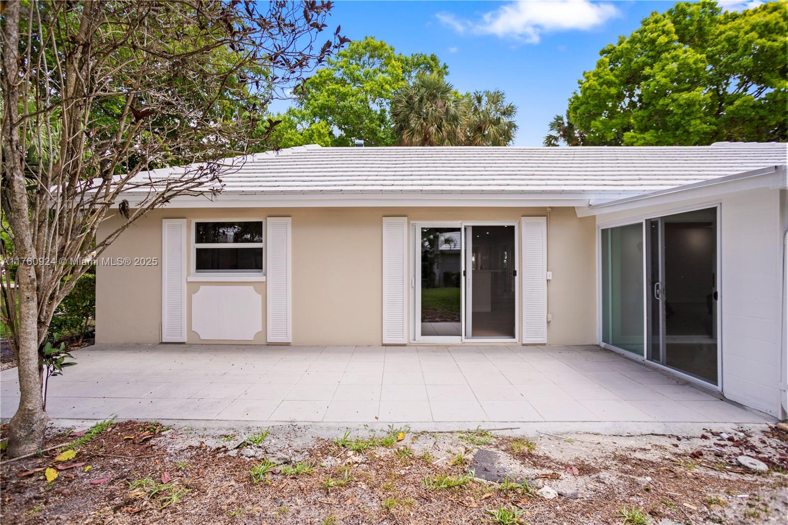 NO 100 PALM-AIRE COUNTRY - Residential Lease