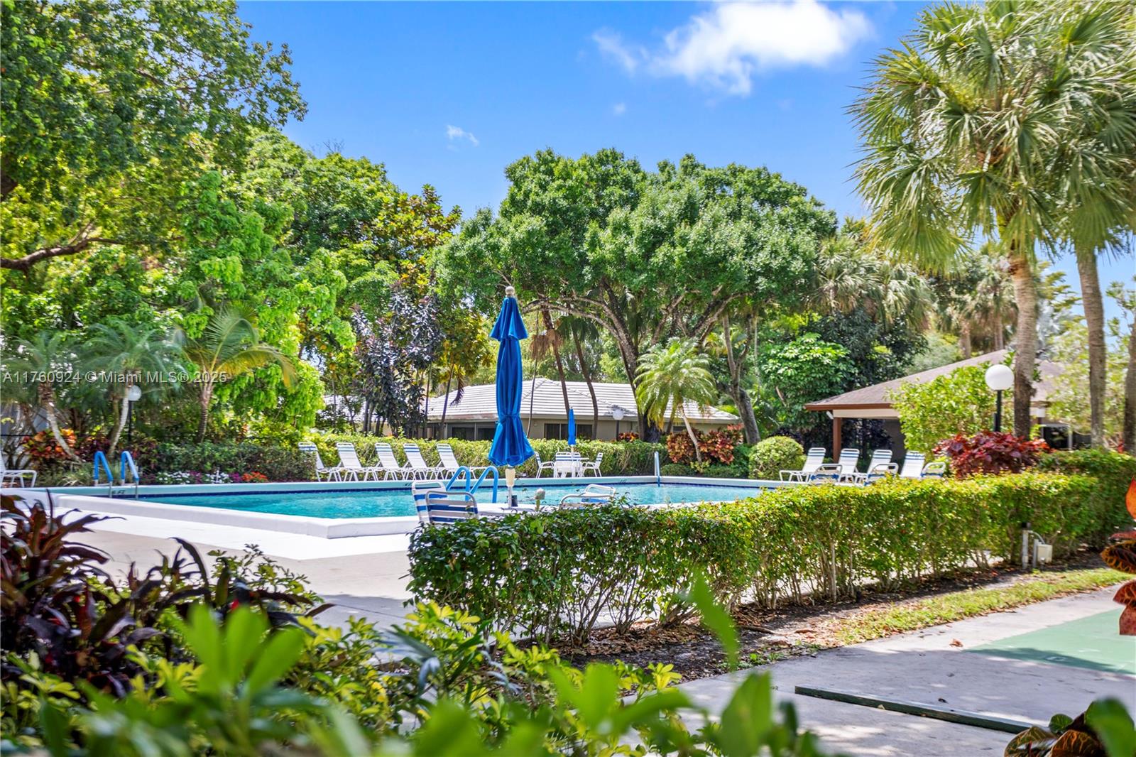 NO 100 PALM-AIRE COUNTRY - Residential Lease