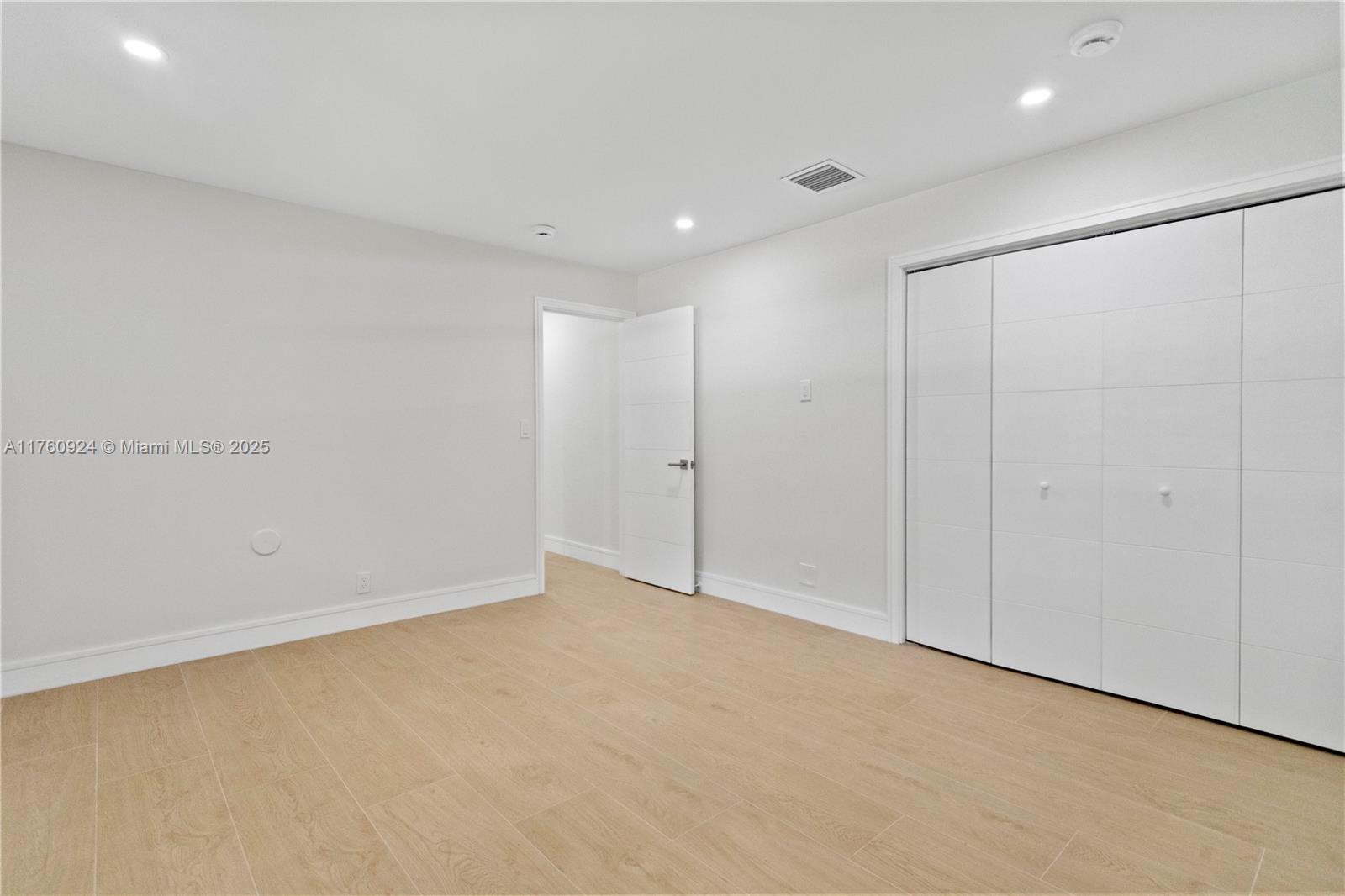 NO 100 PALM-AIRE COUNTRY - Residential Lease