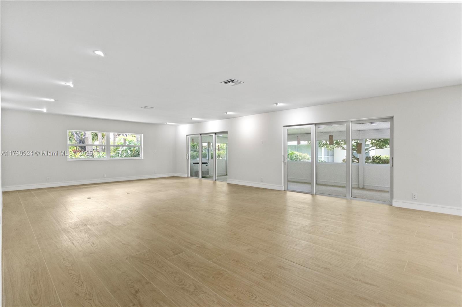 NO 100 PALM-AIRE COUNTRY - Residential Lease