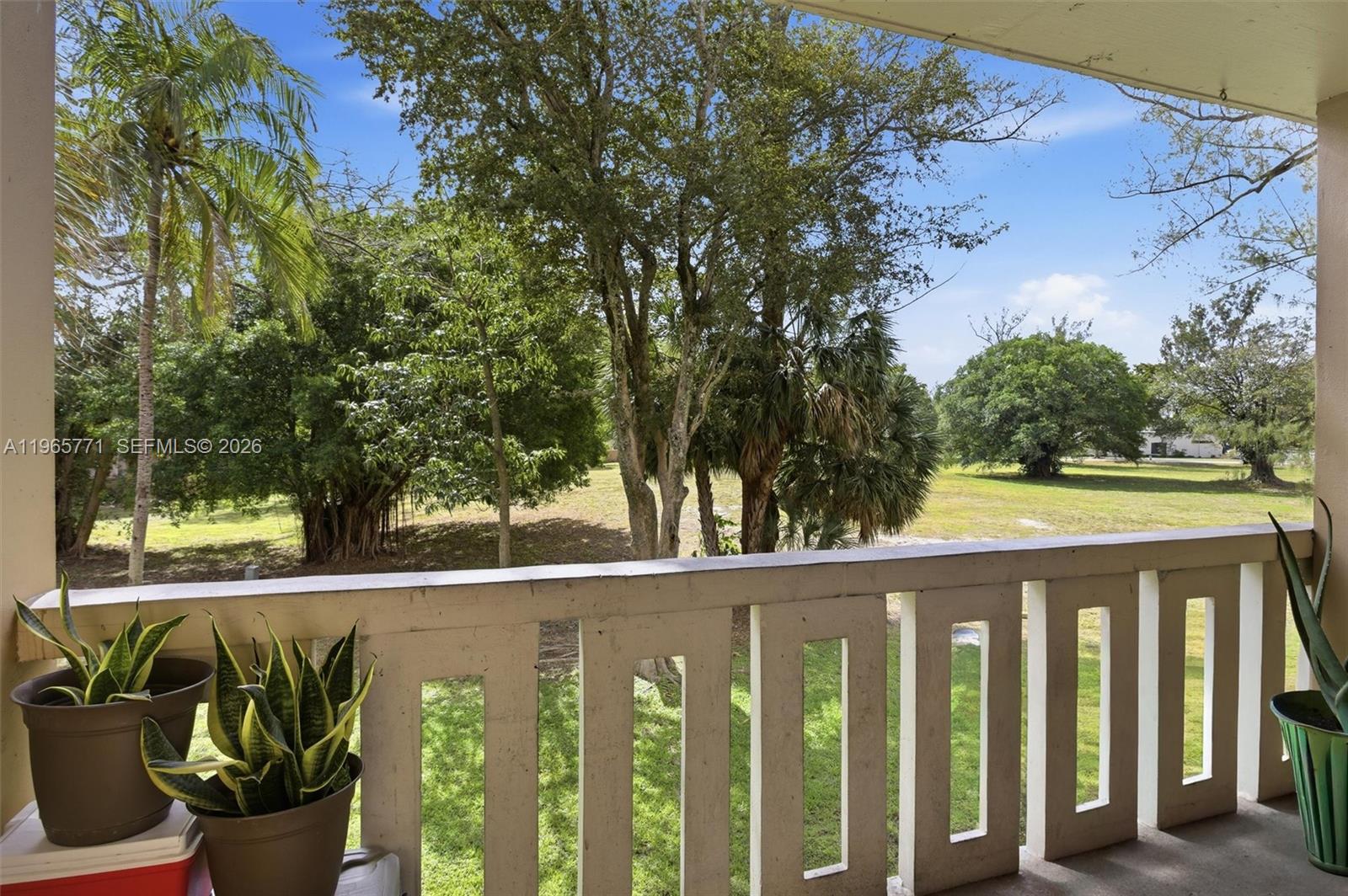 VILLAS OF MIAMI LAKES CON - Residential