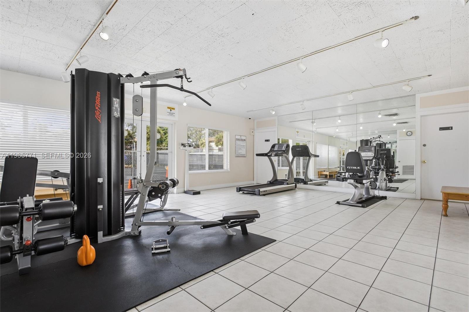 VILLAS OF MIAMI LAKES CON - Residential