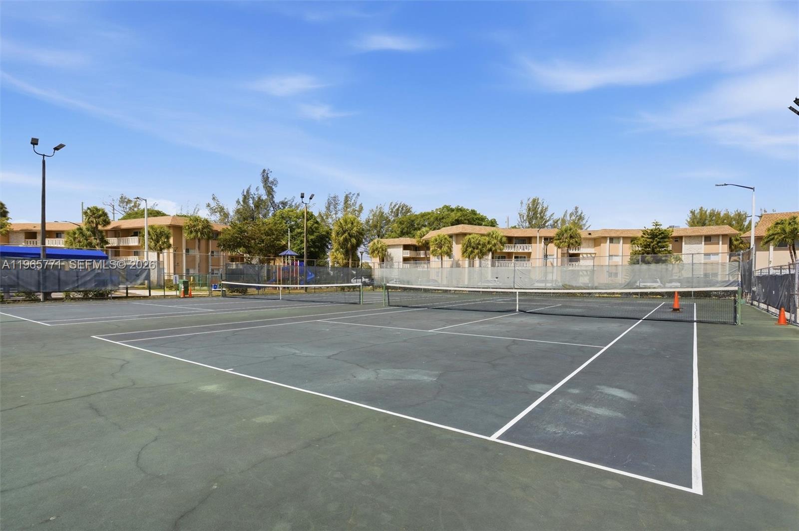 VILLAS OF MIAMI LAKES CON - Residential