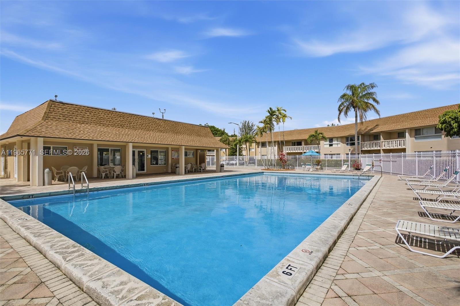 VILLAS OF MIAMI LAKES CON - Residential