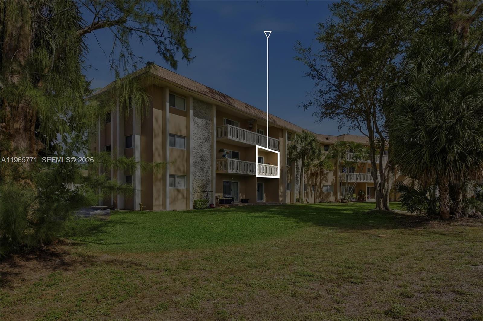 VILLAS OF MIAMI LAKES CON - Residential