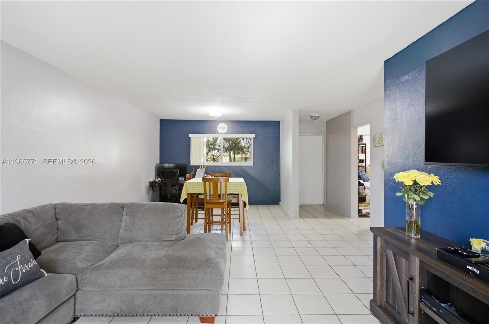 VILLAS OF MIAMI LAKES CON - Residential