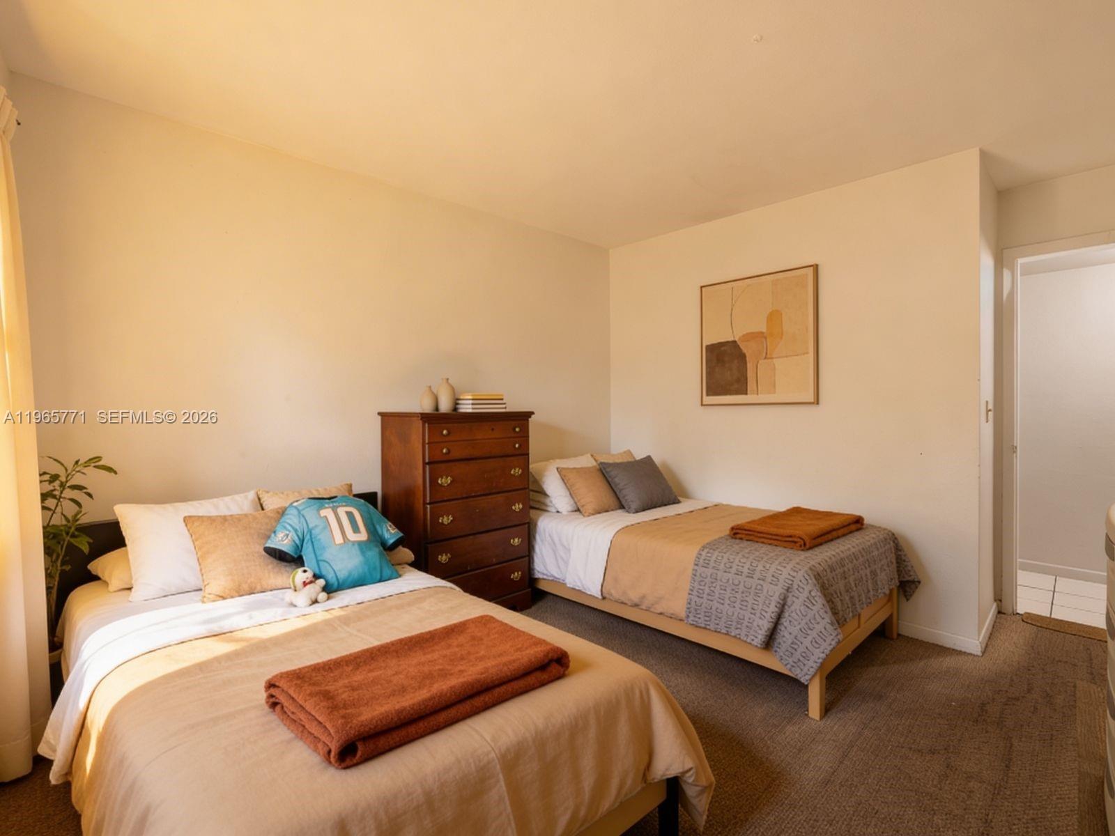 VILLAS OF MIAMI LAKES CON - Residential