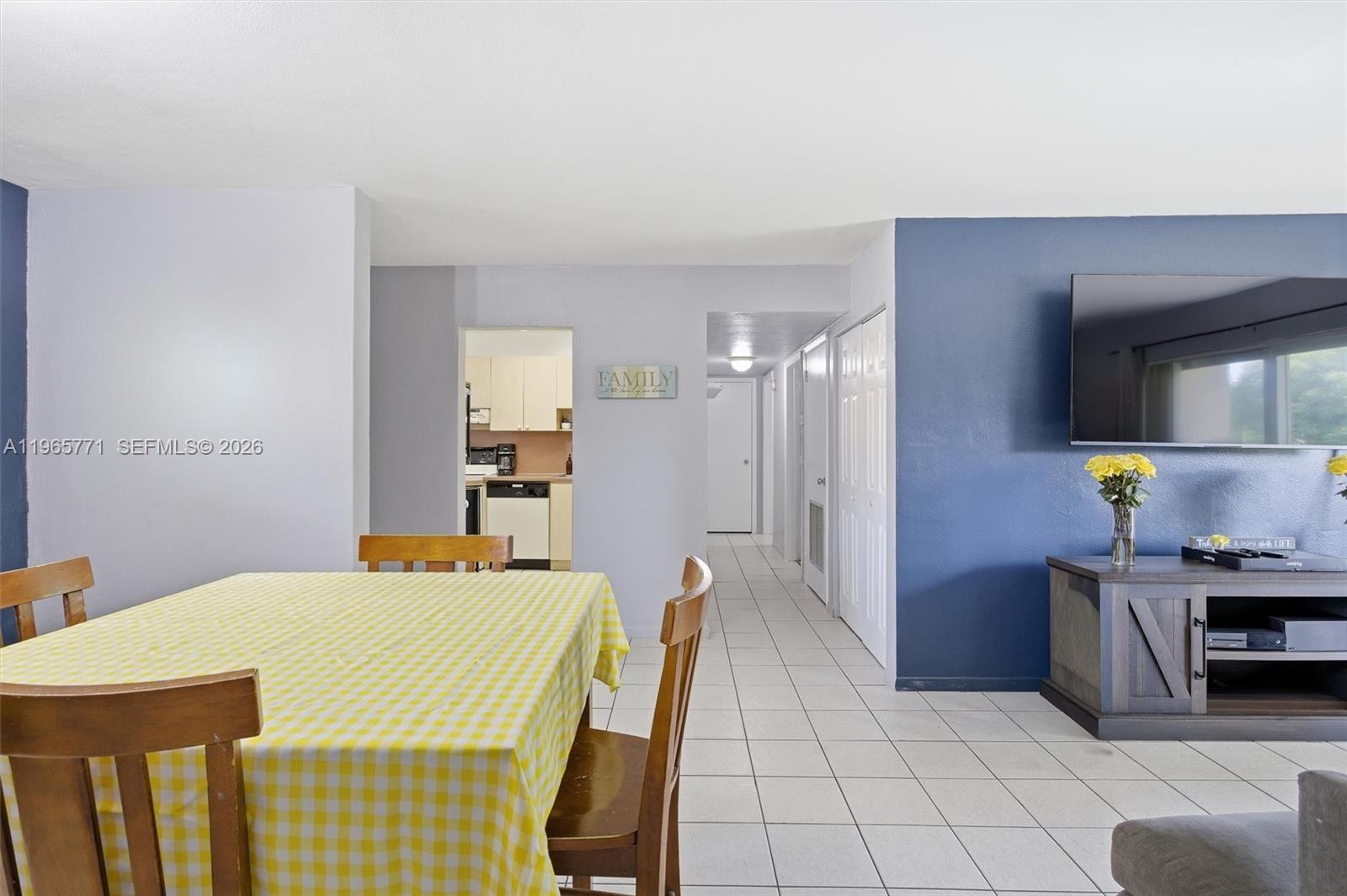 VILLAS OF MIAMI LAKES CON - Residential